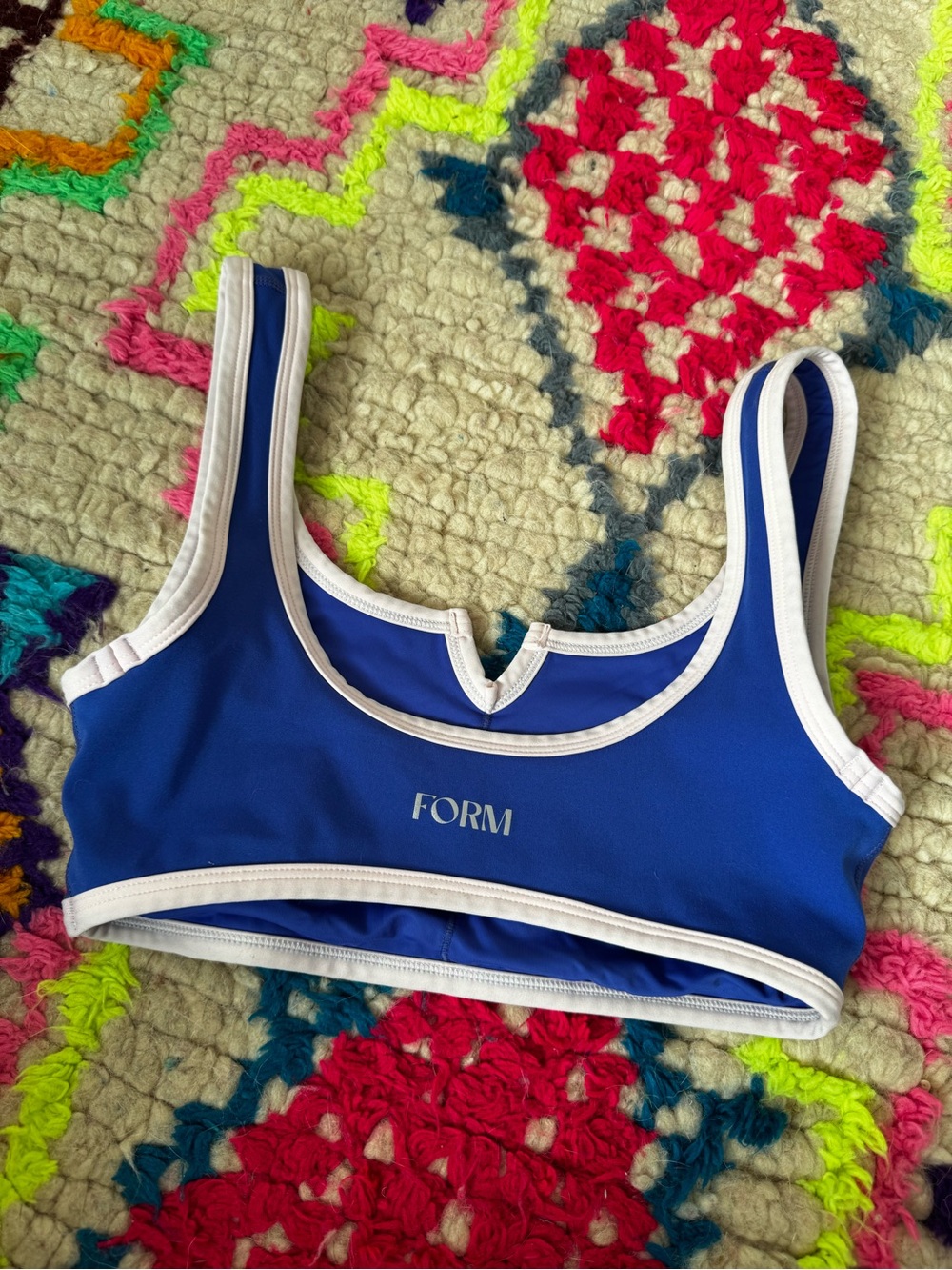 Form Scoop V-Notch Sports Bra Royal Blue White Trim XS - Picture 5 of 5